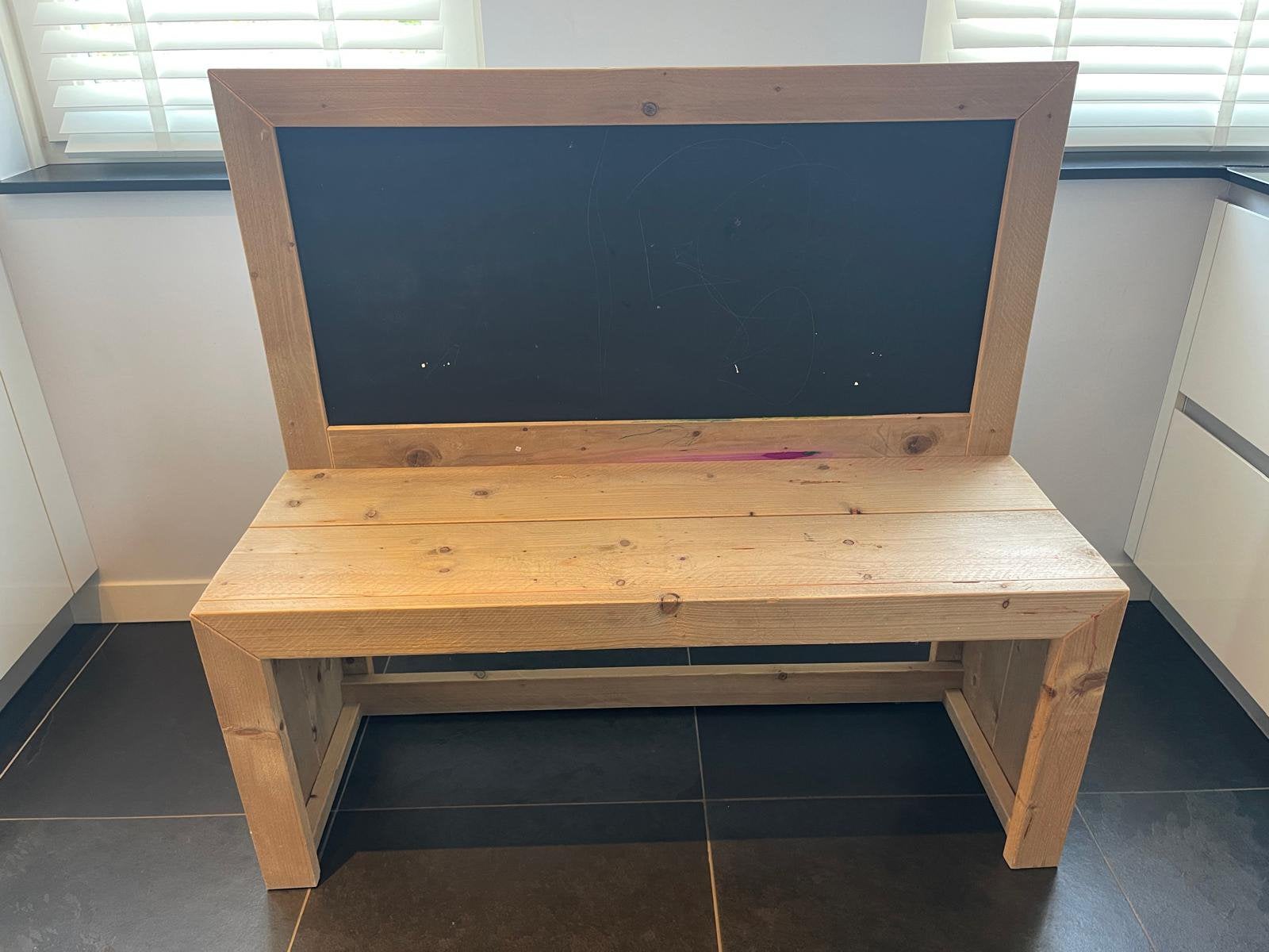 Kinderbureau met krijtbord, Ophalen, Gebruikt