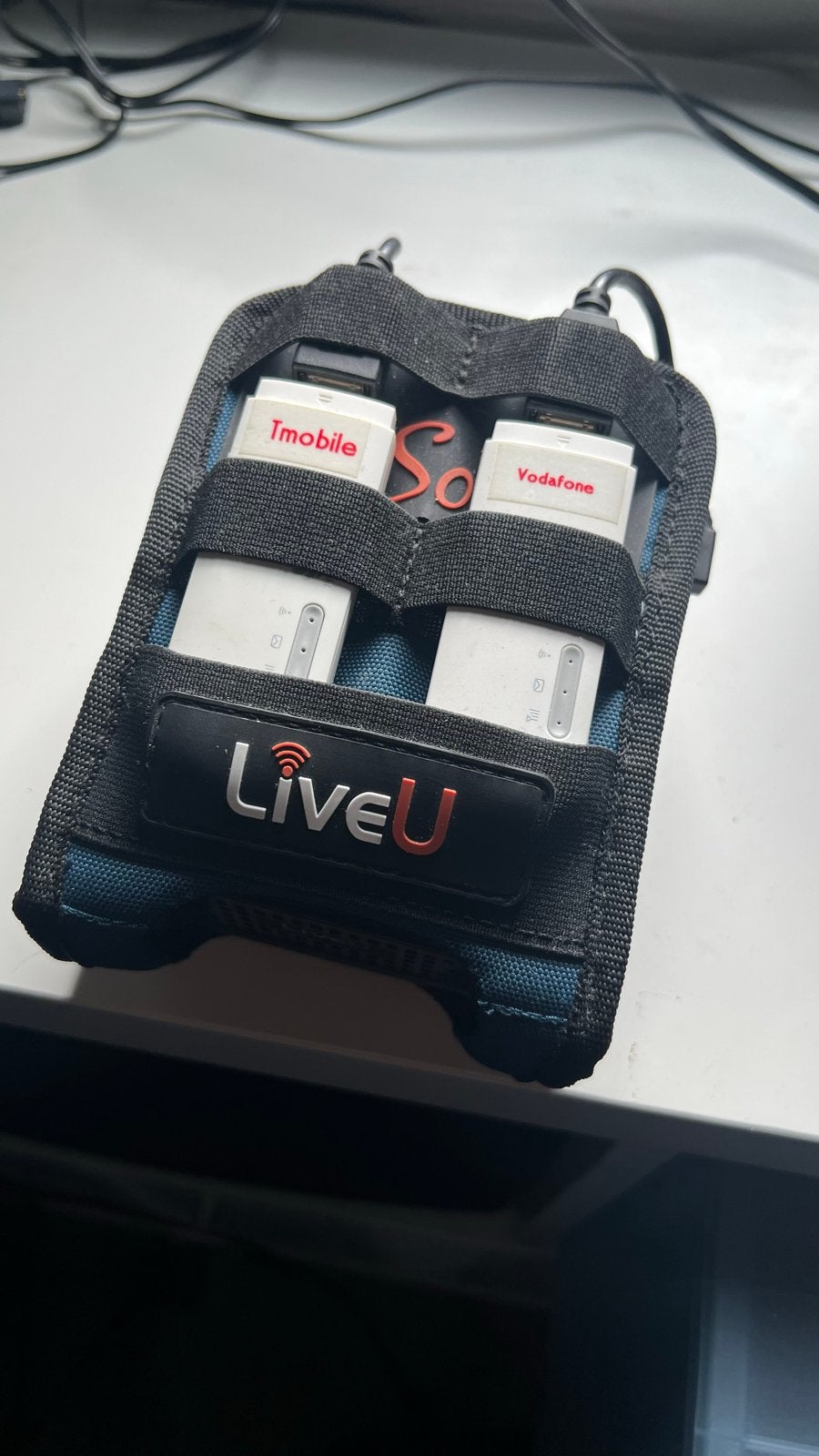 LiveU Solo HDMI met twee modems voor livestreaming, Verzenden, Zo goed als nieuw, Video