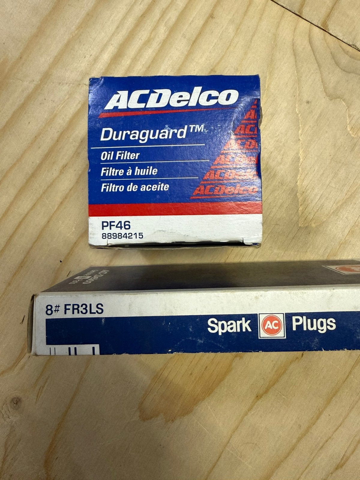 Te koop nieuw AC Delco oliefilter PF46 en 8 bougies FR3LS, Ophalen of Verzenden, Nieuw