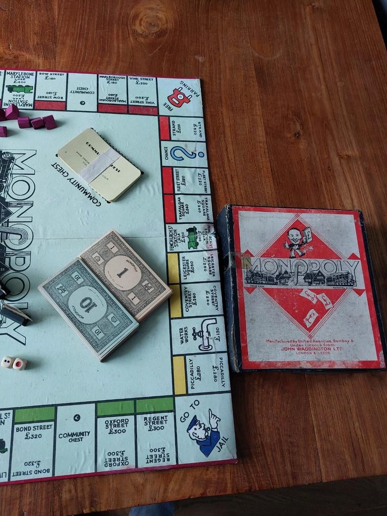 Vintage Monopoly Bordspel - Jaren '30/'40 Editie, Hobby en Vrije tijd, Gezelschapsspellen | Bordspellen, Gebruikt, Drie of vier spelers