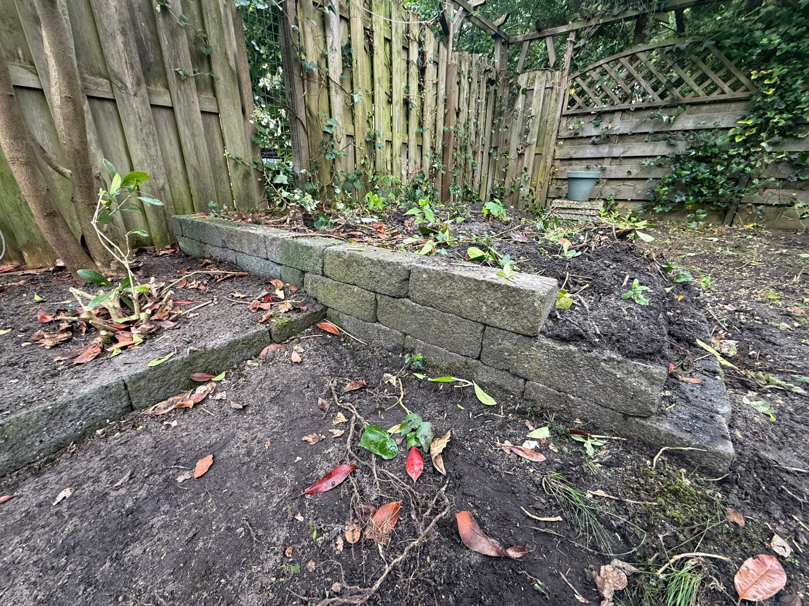 Partij stapelblokken / tuinmuurblokken grijs – gebruikt, Ophalen of Verzenden, Zo goed als nieuw, Beton, Overige typen