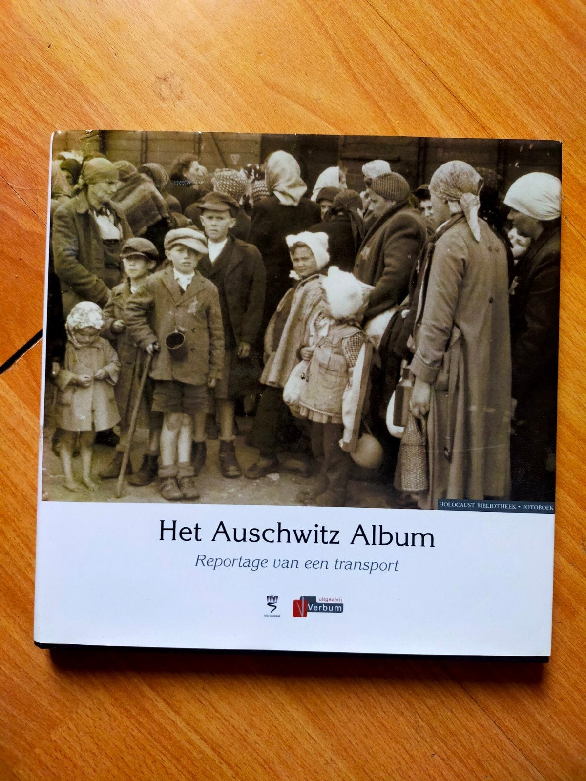 Het Auschwitz Album - Reportage van een transport (2010), Tweede Wereldoorlog, Ophalen of Verzenden, Zo goed als nieuw, Algemeen