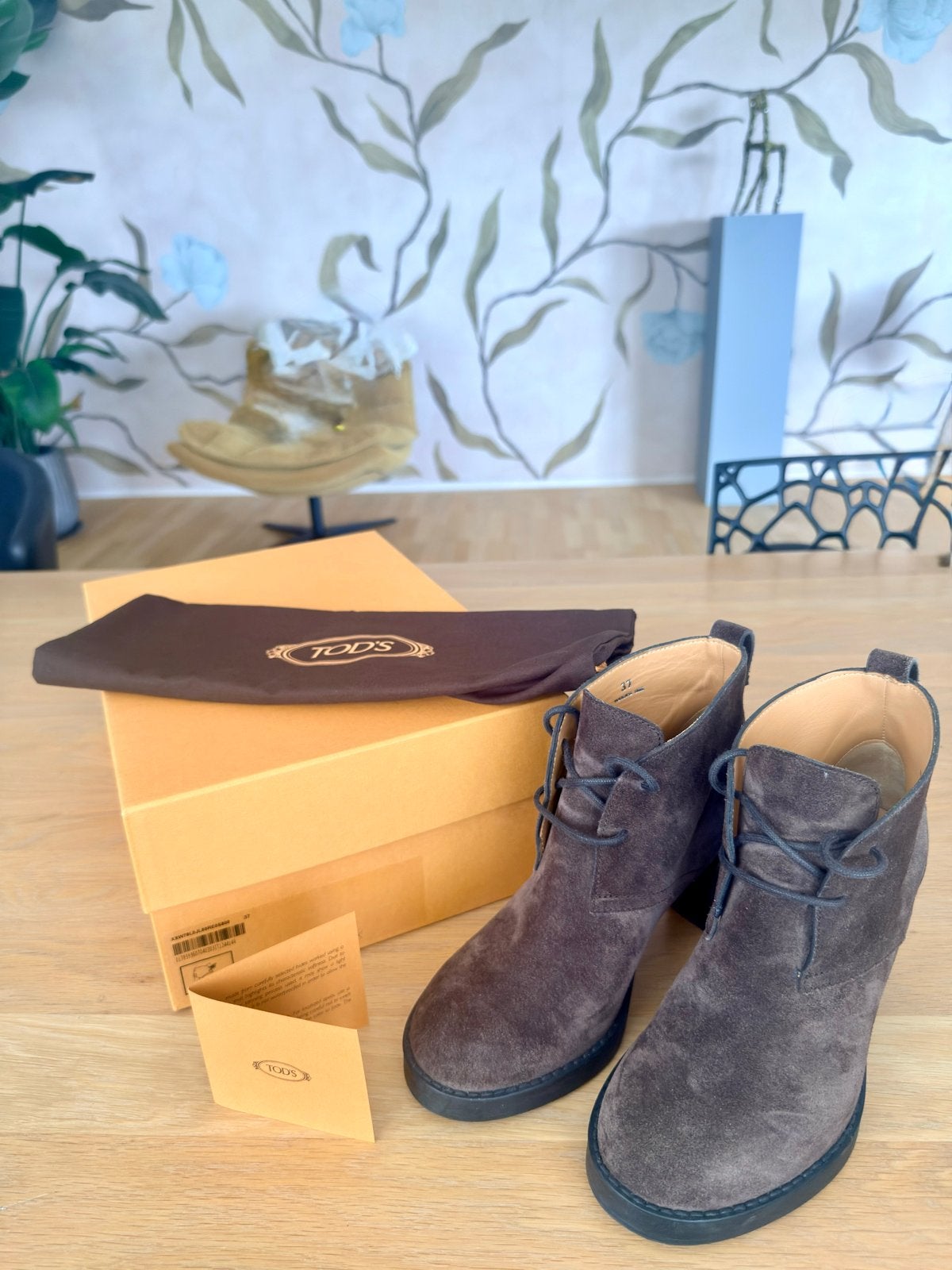 Tod's bruine suède enkellaarsjes - maat 37, Bruin, Verzenden, Lage of Enkellaarzen, Zo goed als nieuw