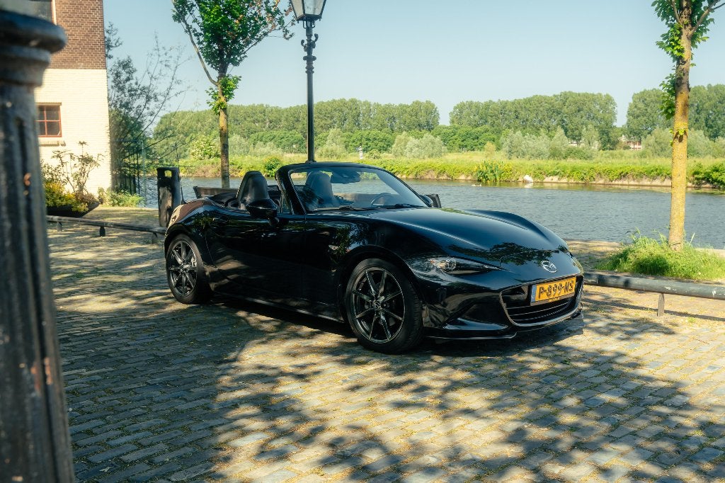 Mazda MX-5 2.0L SkyActiv- G(160), 1998 cc, 40 €/maand, Zwart, 4 cilinders