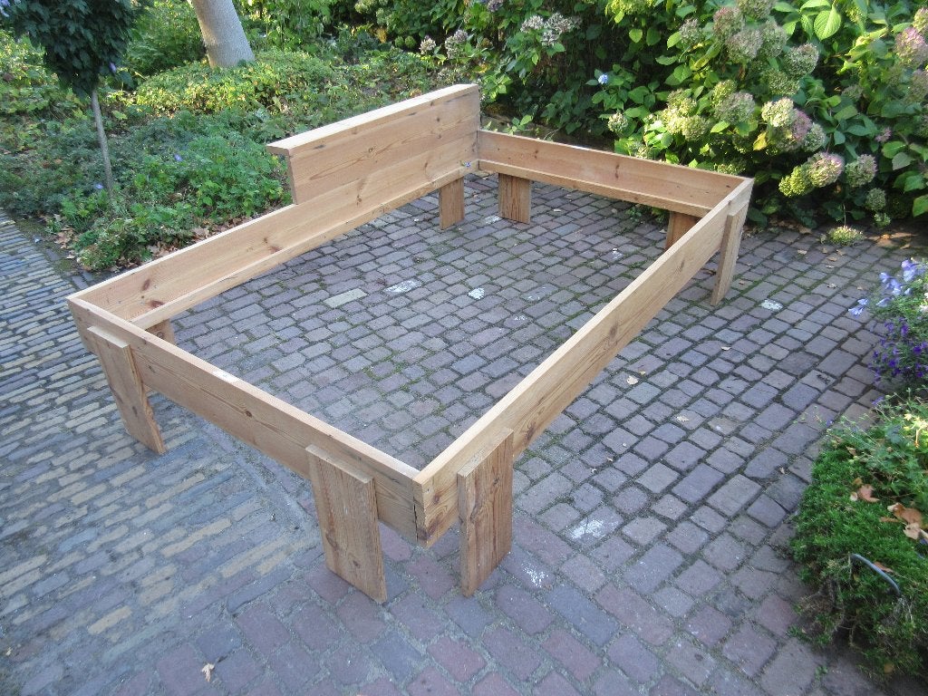 grenenhouten bed / ledikant 140 x 220, Ophalen, Gebruikt, Bruin, Tweepersoons