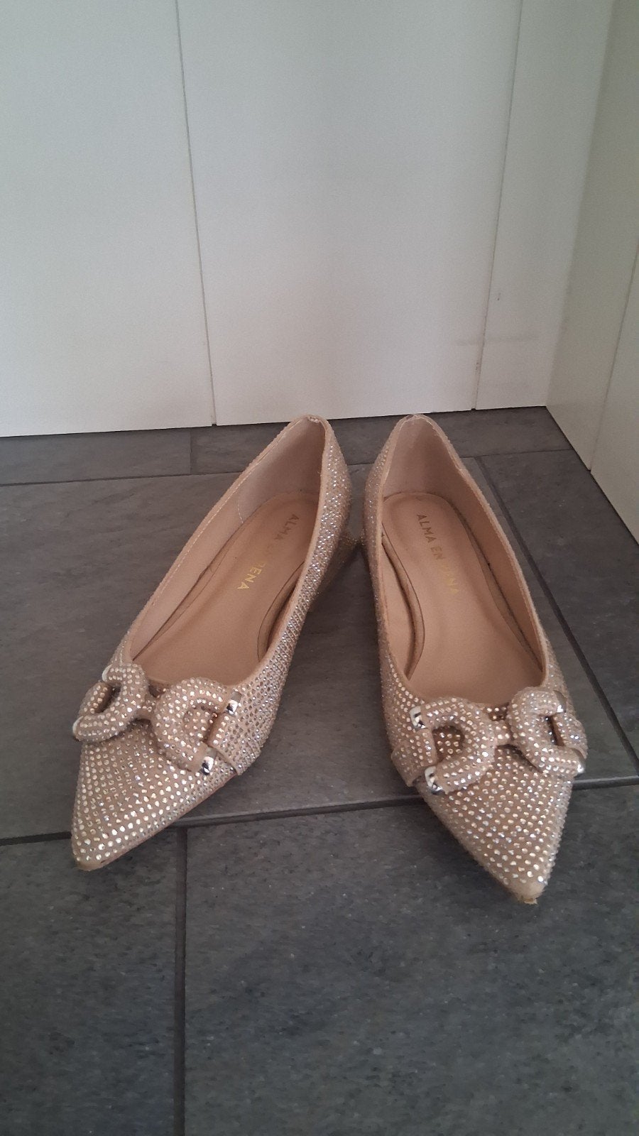 Feestelijke instapper, goud met strass, Schoenen met lage hakken, Overige kleuren, Ophalen of Verzenden, Zo goed als nieuw