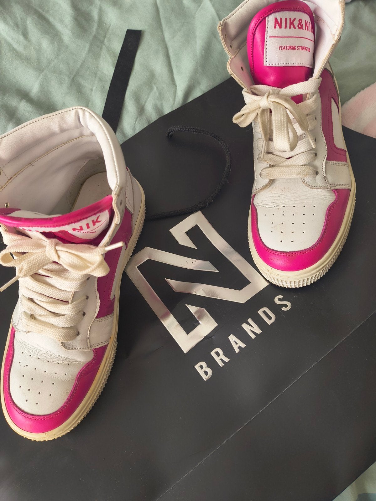 Nikkie sneakers, Kleding | Dames, Ophalen of Verzenden, Zo goed als nieuw, Zwart, Sneakers of Gympen