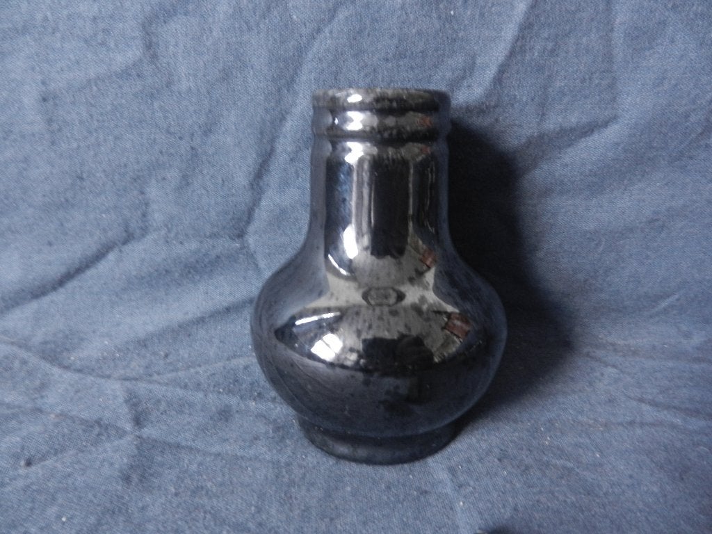 Donker luster geglazuurd vaasje ADCO Groningen h. 7,9 cm 2, Ophalen of Verzenden