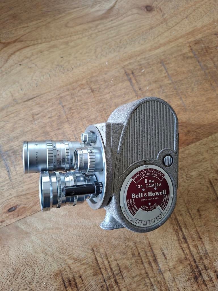 Te koop: 8mm filmcamera Bell & Howell type 134 turret, Audio, Tv en Foto, Filmrollen, Ophalen of Verzenden, 8mm film