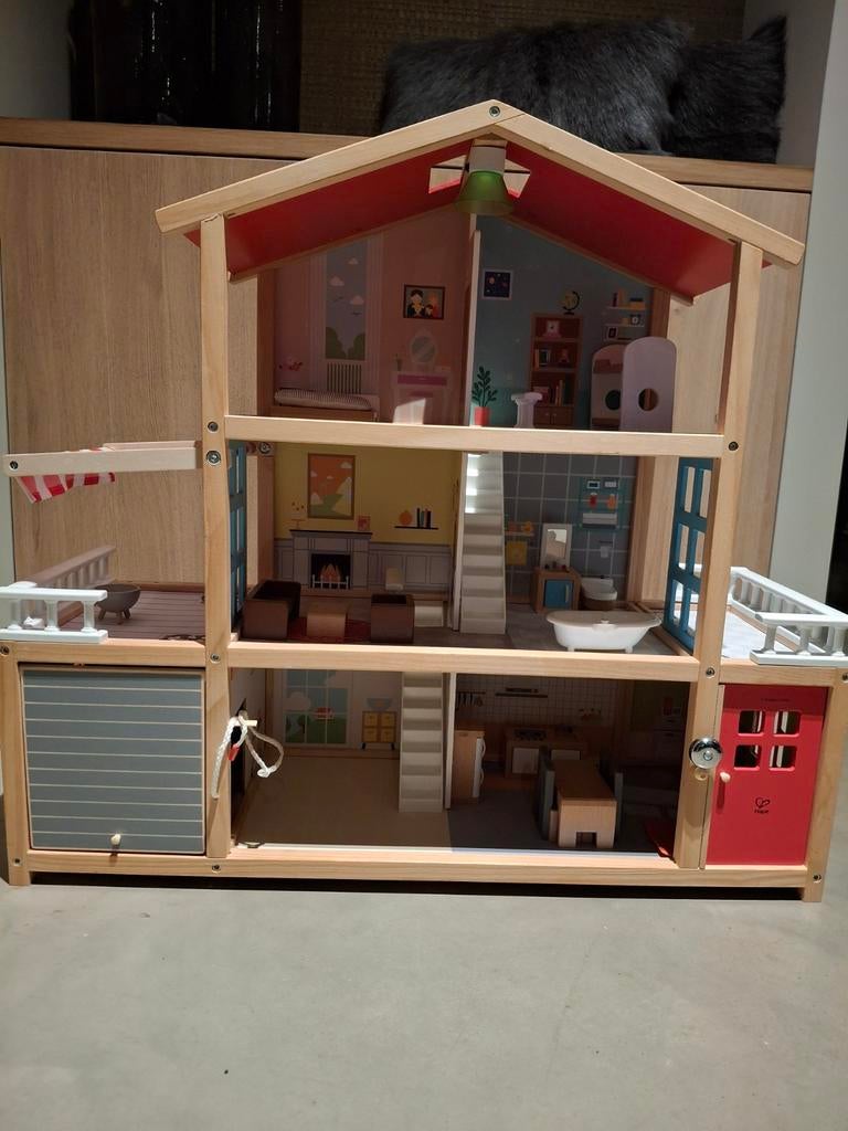 Supermooi houten poppenhuis van HAPE! In zeer goede staat., Ophalen, Zo goed als nieuw, Poppenhuis