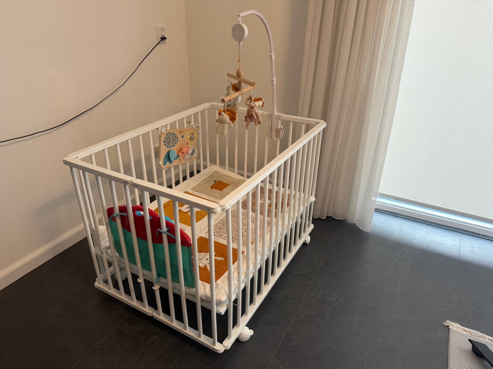 Box / Grondbox Wit op Wielen incl. Speelboog Nette staat, Kinderen en Baby's, Boxen, Ophalen, Gebruikt, Vierkant, In hoogte verstelbaar