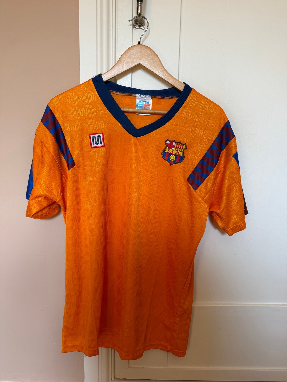 Replica klassiek Barcelona shirt Cruijff/Koeman Europacup, Verzenden, Zo goed als nieuw, Voetbal, Overige maten