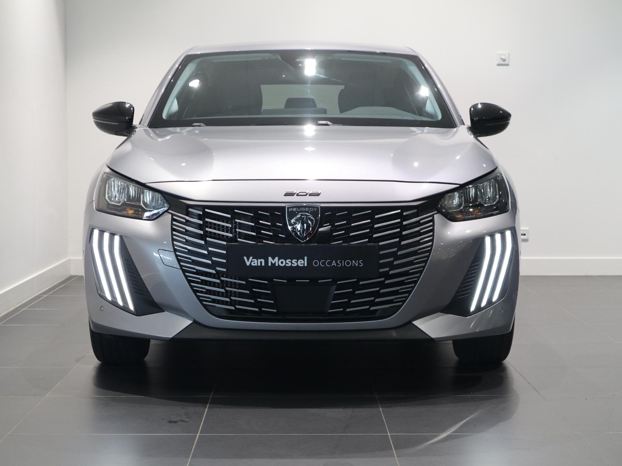 Peugeot 208 Allure - CAMERA VOOR EN ACHTER - DRAADLOZE APPLE, Auto's, Voorwielaandrijving, 101 pk, Gebruikt, Euro 6