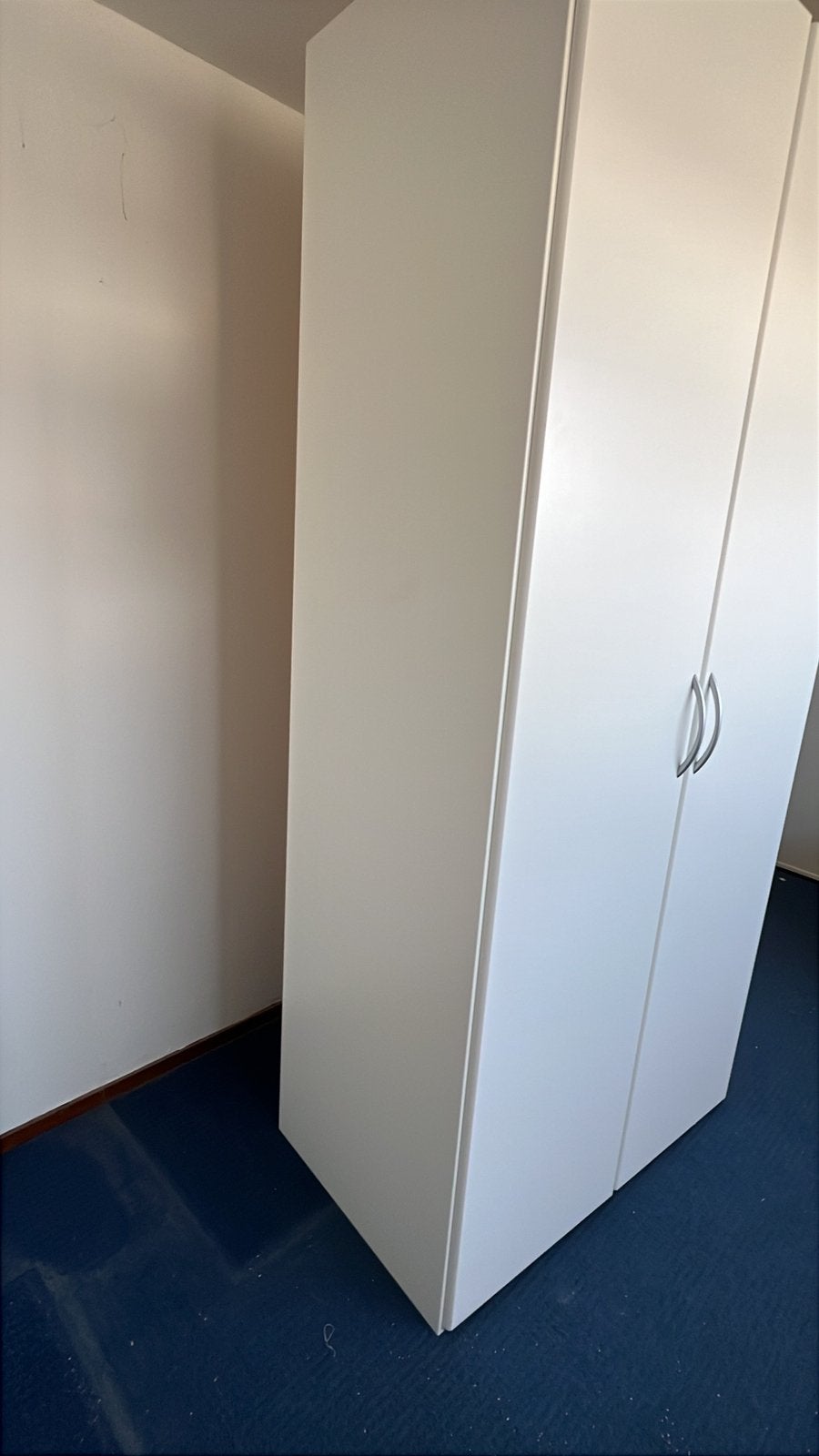 Witte grote hang/leg kledingkast, Huis en Inrichting, Kasten | Kledingkasten, Ophalen, Met deur(en), Gebruikt, Overige houtsoorten