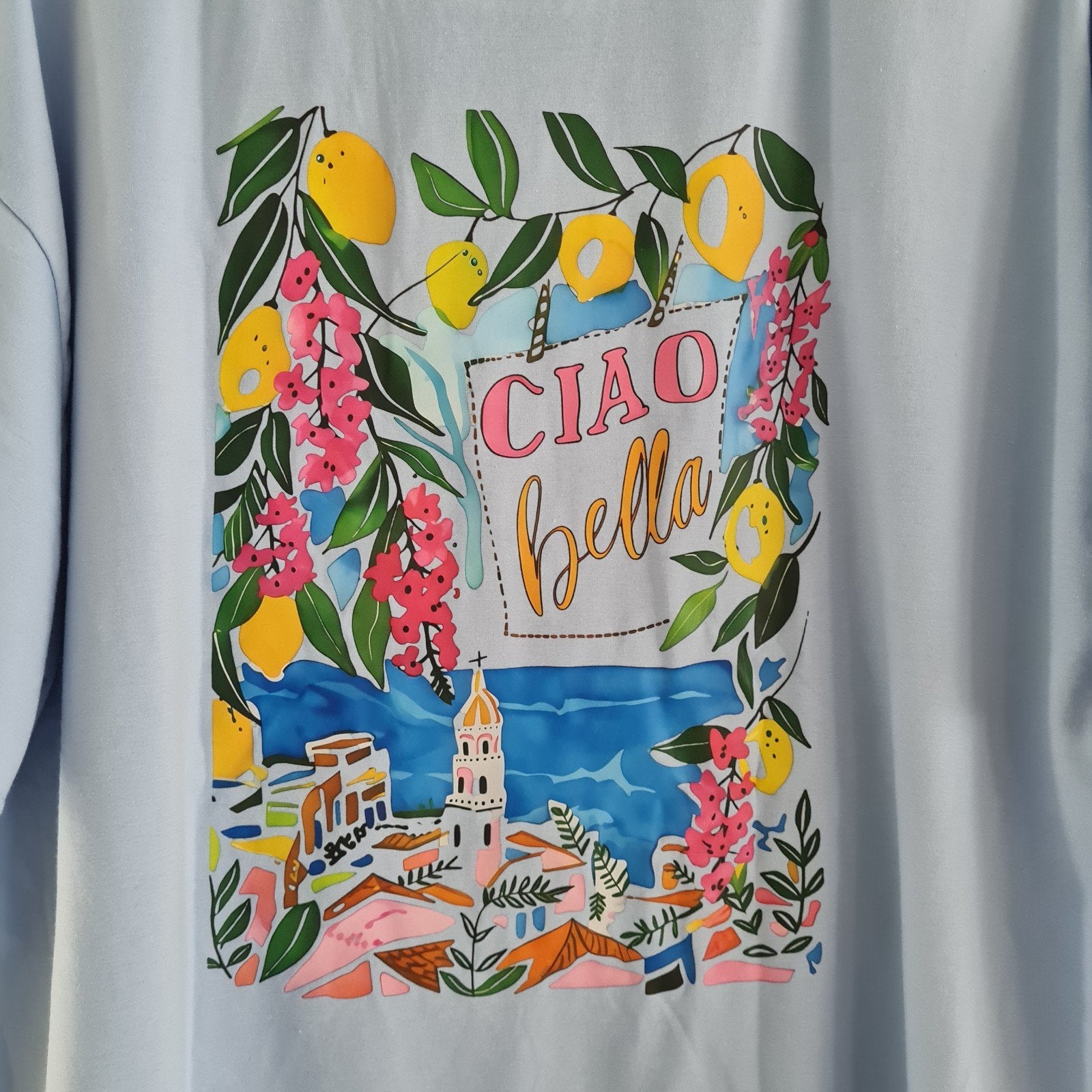 Lichtblauw T-shirt met 'Ciao Bella' print, Blauw, Maat 46/48 (XL) of groter, Nieuw, Ophalen of Verzenden