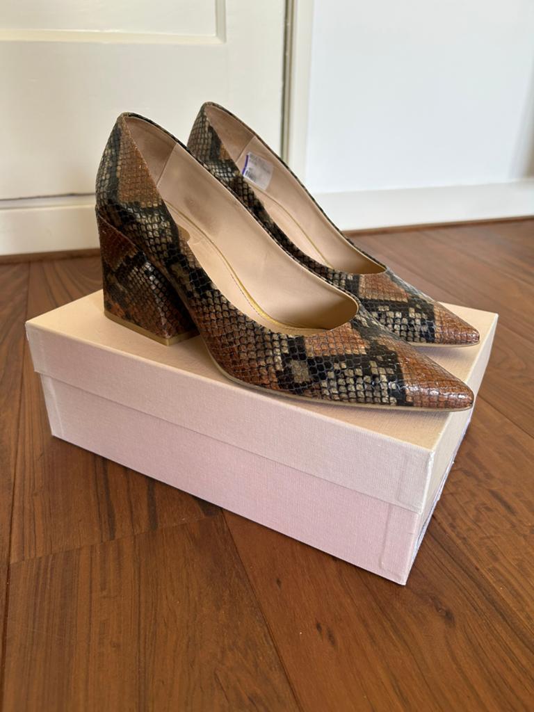 Zgan schitterende pumps RAS krokodil maat 40, Kleding | Dames, Bruin, Ophalen of Verzenden, Zo goed als nieuw, Schoenen met hoge hakken