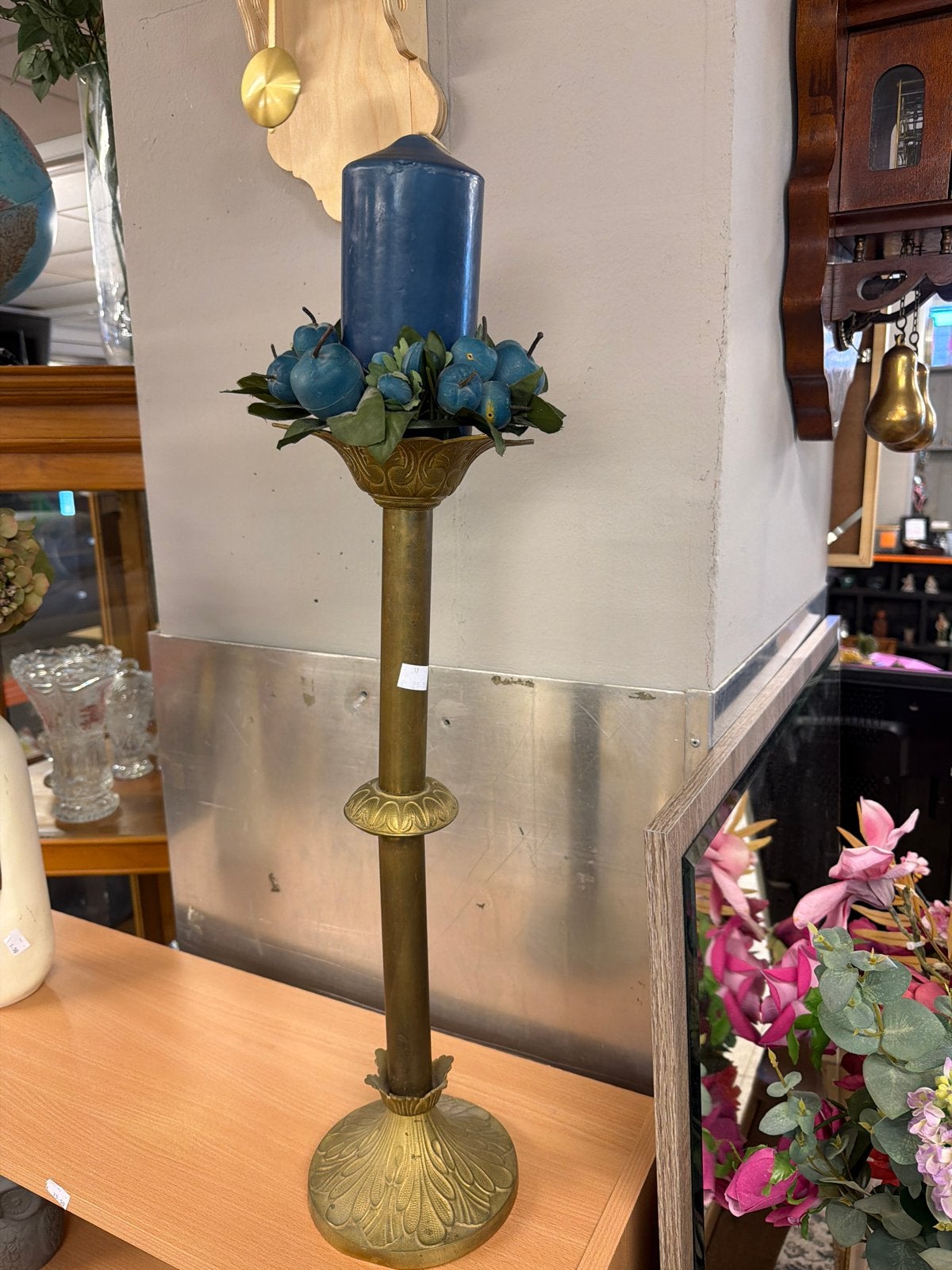 Antieke koperen kandelaar met blauwe kaars, Antiek en Kunst, Ophalen, Koper of Brons