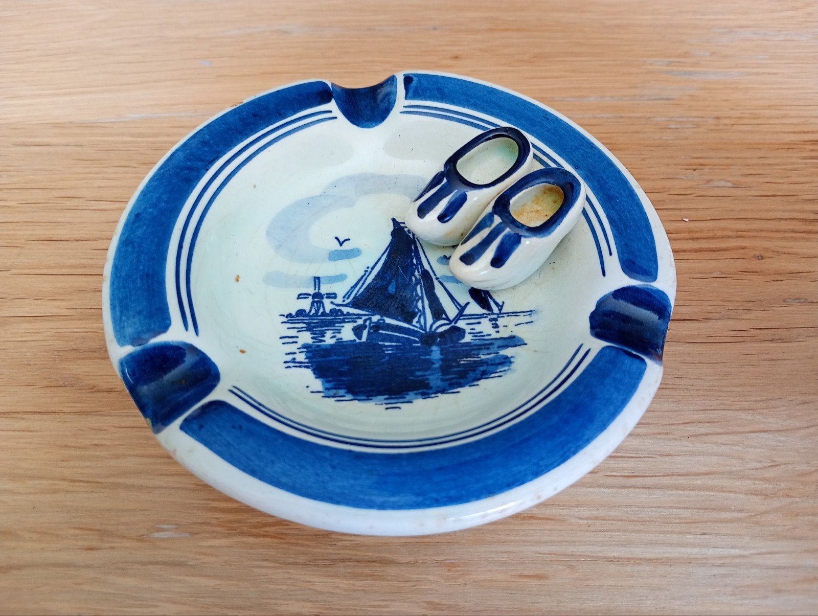 Delfts Blauw spaarpotjes en asbak en klopjesHandgeschilderd, Antiek en Kunst, Ophalen of Verzenden