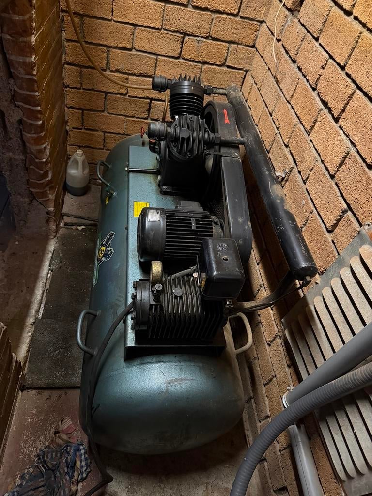 De Backer compressor type B.500/310, Doe-het-zelf en Verbouw, Compressors, 100 liter of meer, Ophalen, Gebruikt, 400 tot 800 liter/min