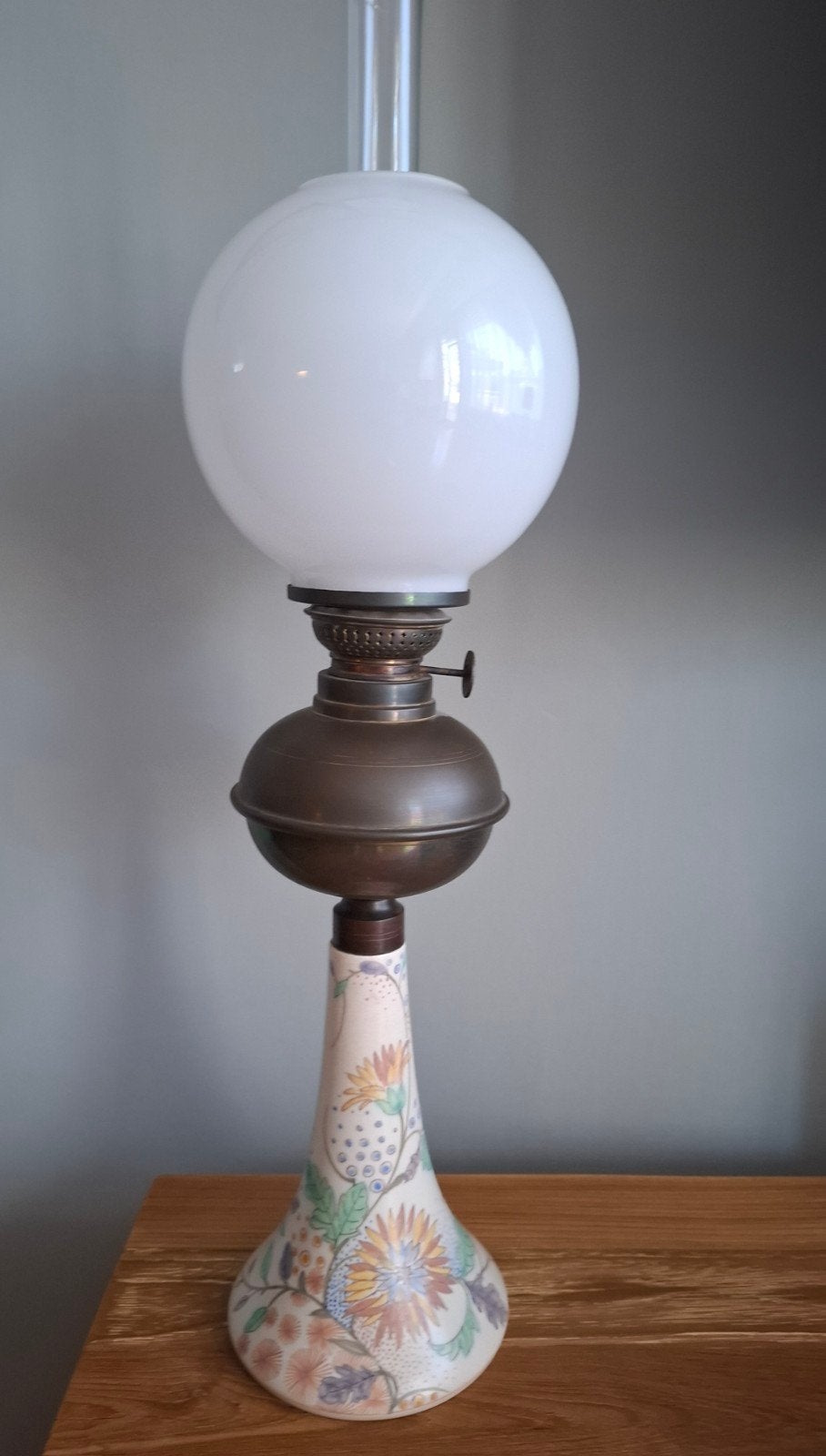 Zeldzaam mooie Gouda plateel olielamp mat bloemen, Ophalen of Verzenden