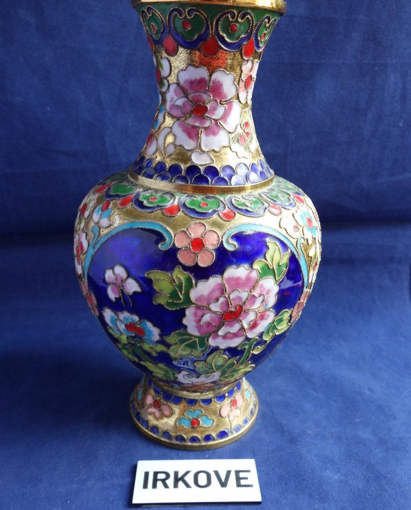 CLOISONNE VAASJE MET BLOEMEN * Kleurig *, Antiek en Kunst, Kunst | Niet-Westerse kunst, 20 cm, Verzenden, India, Metaal