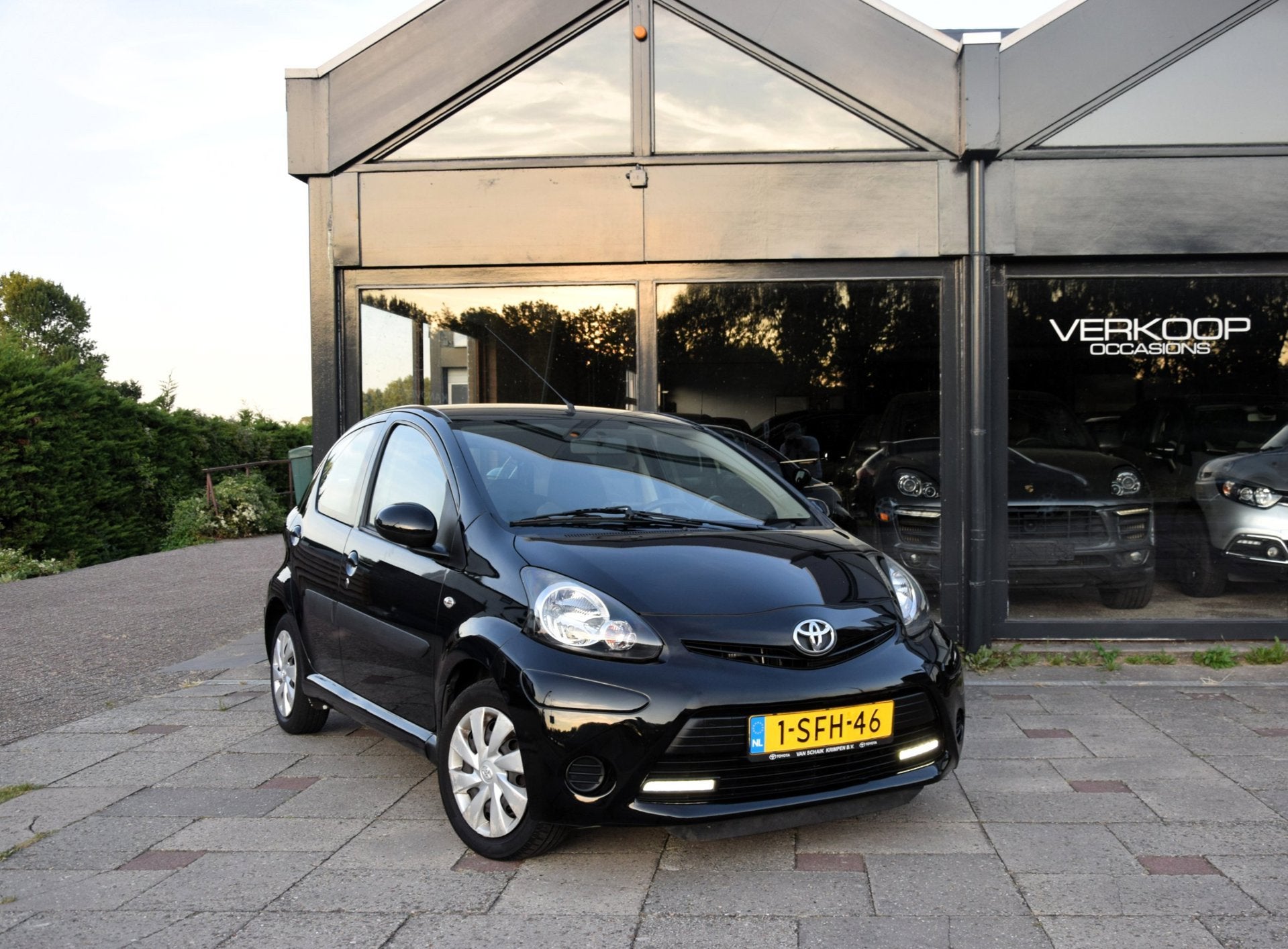 Toyota Aygo 1.0 VVT-i Aspiration Navigatie | Automaat, Auto's, Euro 5, Gebruikt, 4 stoelen, Origineel Nederlands