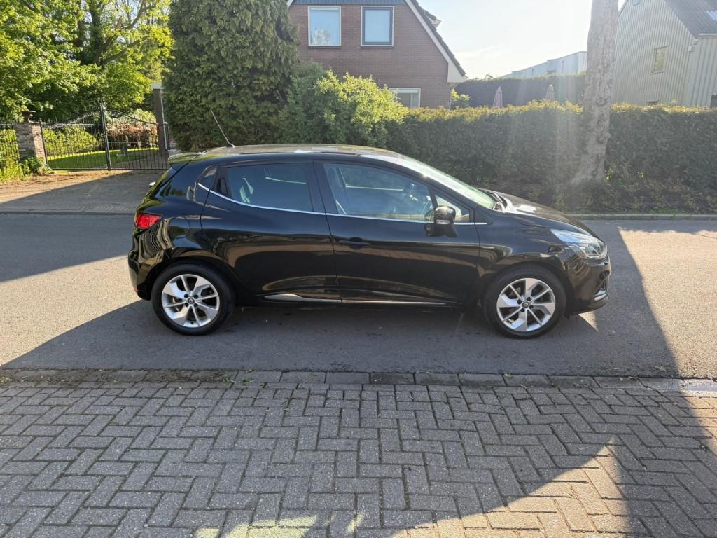 Renault CLIO 0.9 TCe Limited*Cruise*trekhaak*airco*navigatie, Voorwielaandrijving, 898 cc, Gebruikt, Met garantie (alle)