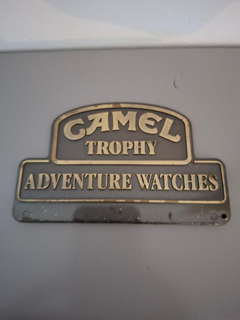 Camel Trophy Adventure Watches stalen plaat, Verzamelen, Merken en Reclamevoorwerpen, Ophalen of Verzenden, Gebruikt, Reclamebord