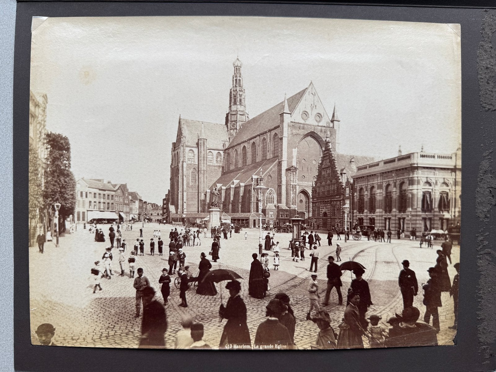 Foto Haarlem, Grote Markt en Sint-Bavokerk, albumine, c.1890, Verzenden, Voor 1920, Noord-Holland
