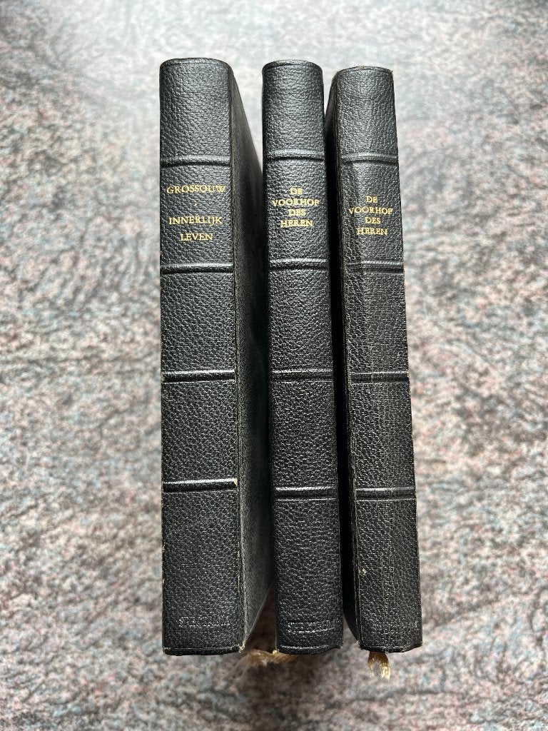 Drie naoorlogse katholieke boeken uit 1953 en 1957, Ophalen of Verzenden
