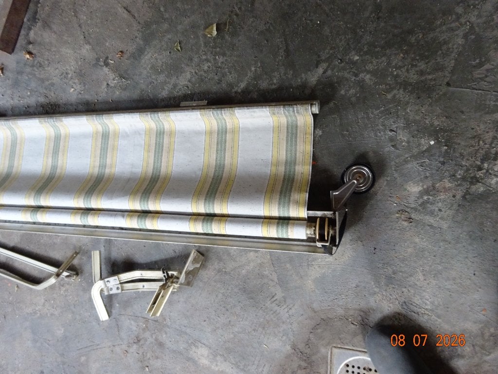 Zonnescherm, Ophalen, Gebruikt, Minder dan 250 cm, Knikarmscherm