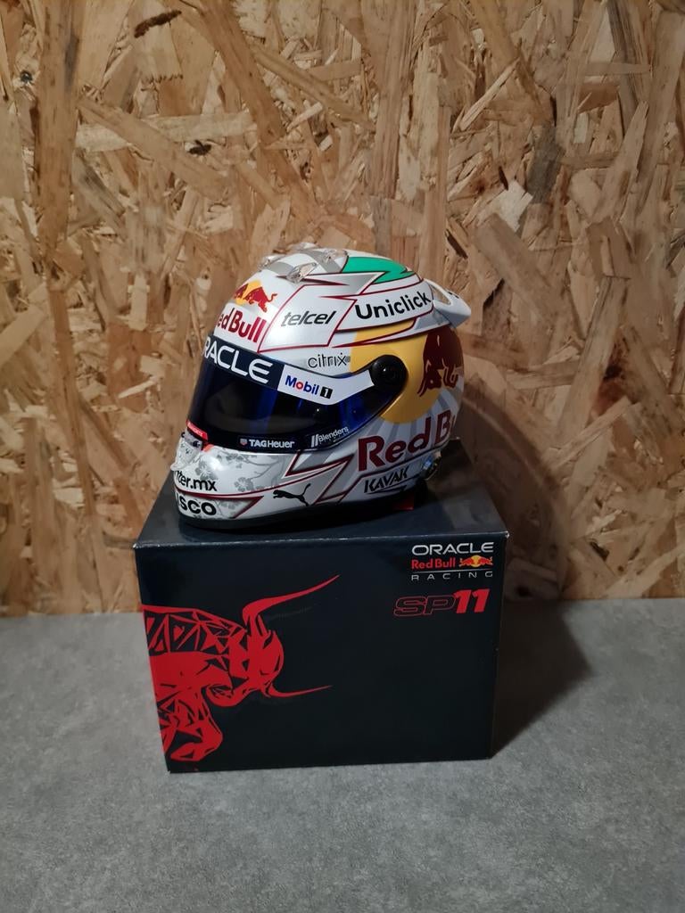 Sergio Perez Helm Schuberth Red Bull Racing 2021 Japan LE, Verzamelen, Ophalen of Verzenden, Nieuw, Formule 1