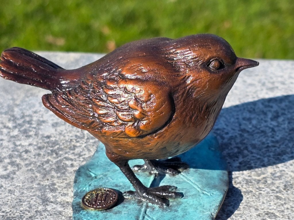 WINTERKONINKJE / VOGEL / Bronzen beeld / OP BLAD, Dierenbeeld, Nieuw, Info@huisentuindecoratiemarie.nl, Huis en tuin decoratie marie