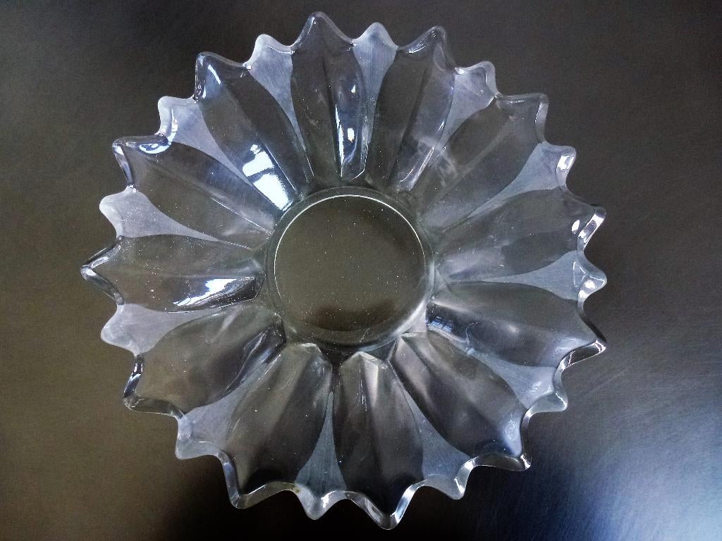 Art Deco Walther & Sohne Bloemvormige schaal blank persglas, Ophalen of Verzenden