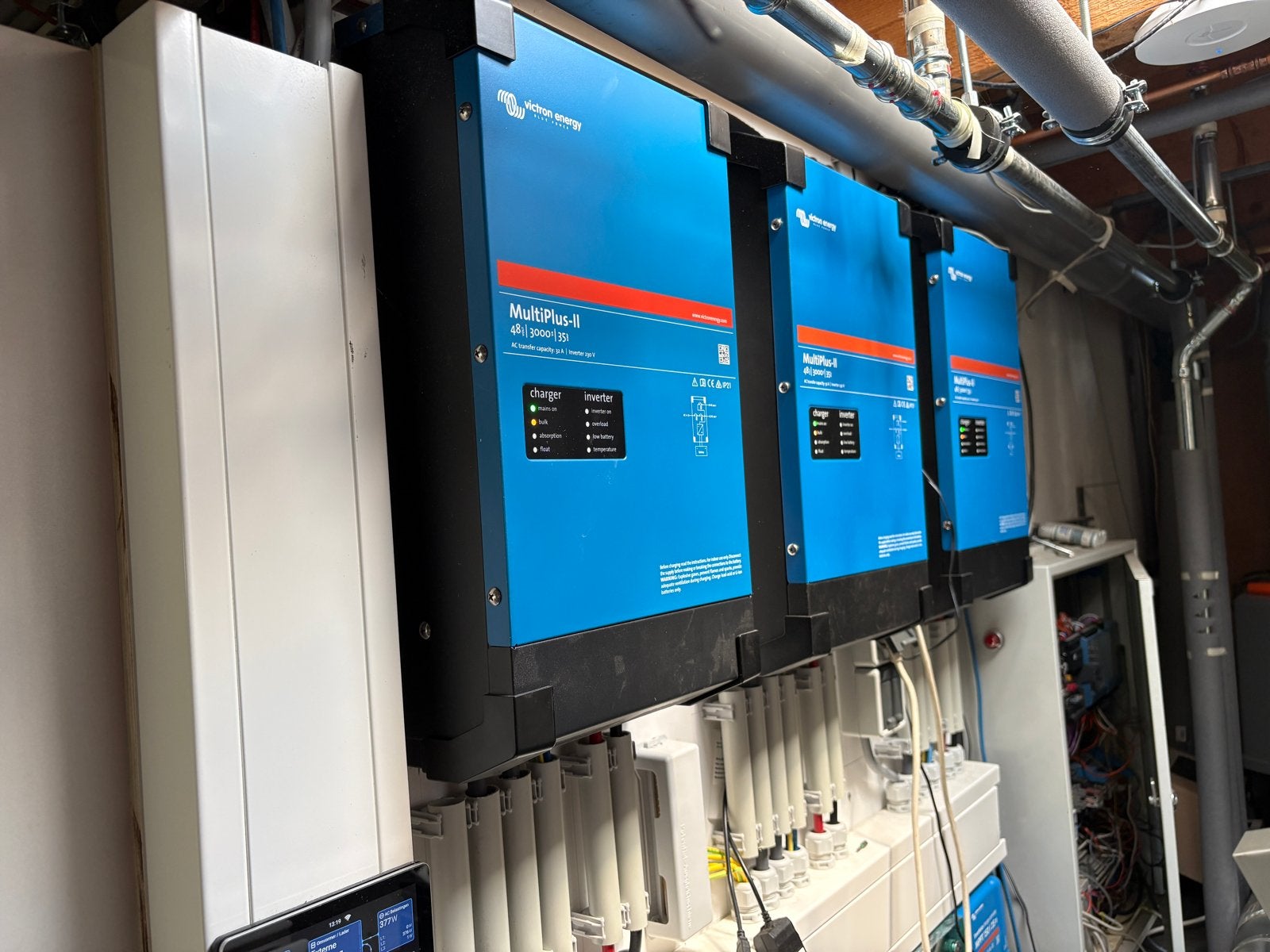 3x Victron Multiplus II 48V/3000/35 omvormers, Doe-het-zelf en Verbouw, Zonnepanelen en Toebehoren, Ophalen, Gebruikt, Compleet systeem