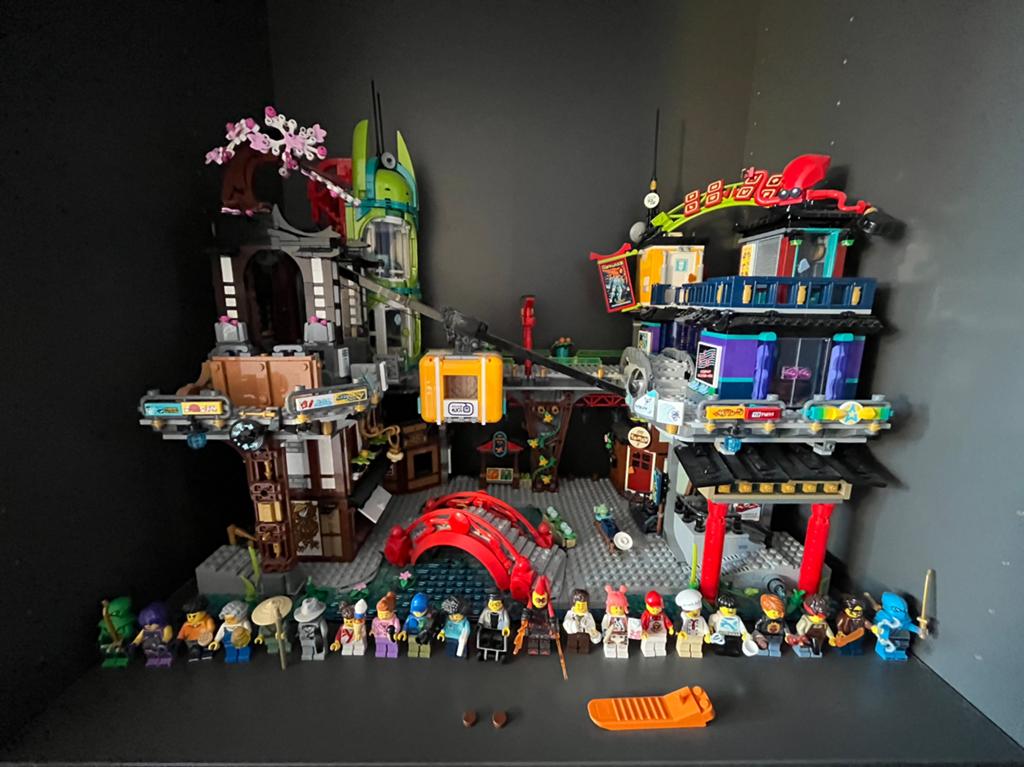LEGO NINJAGO City Markets 71799 100% Compleet + boekjes, Gebruikt, Lego, Ophalen of Verzenden, Inclusief instructies