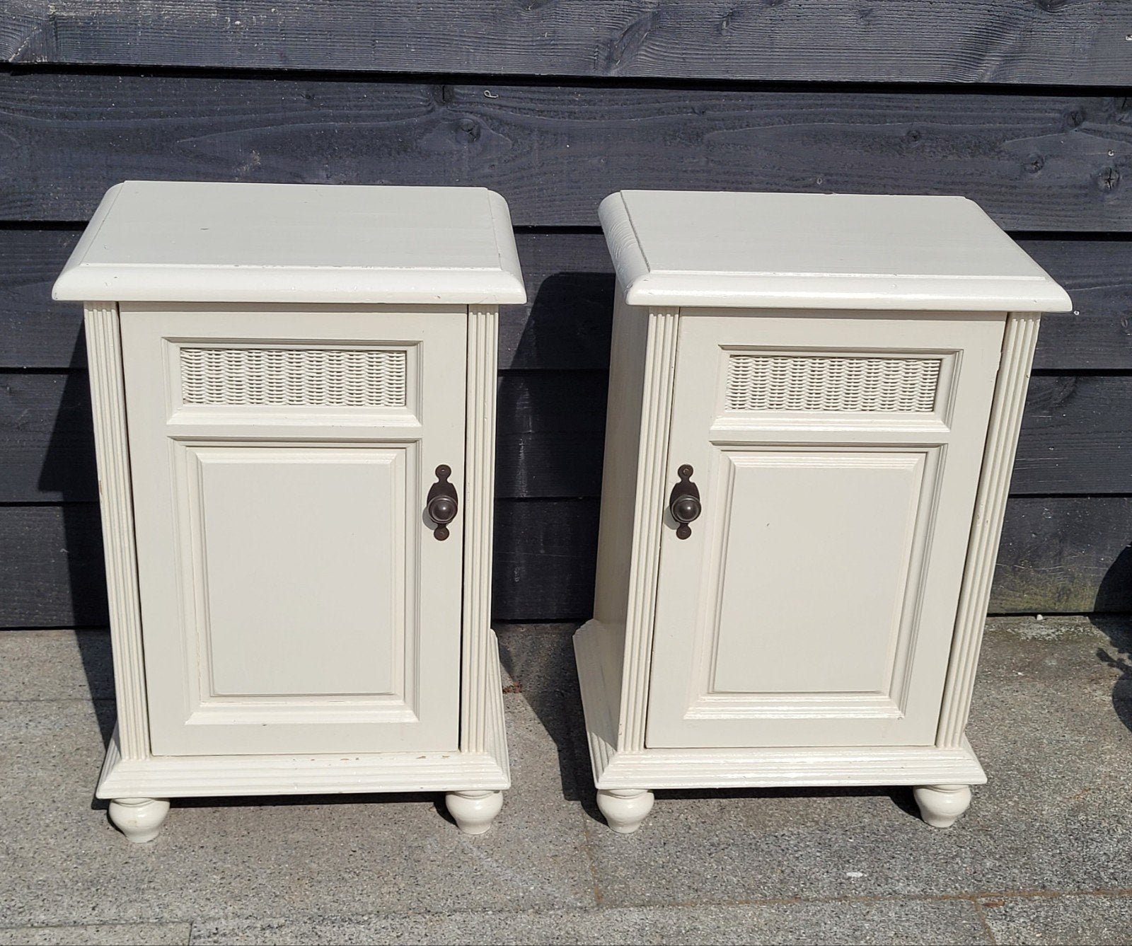 Set (2)wit geverfde robuuste kastjes met 2 plankjes in1 koop, Antiek en Kunst, Curiosa en Brocante, Ophalen