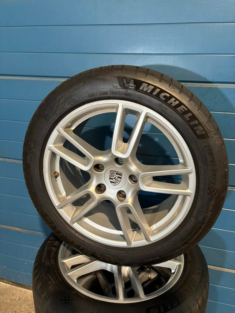 Originele Porsche Panamera 19 inch breedset met Zomerbanden, Auto-onderdelen, Banden en Velgen, Gebruikt, 265 mm, Banden en Velgen