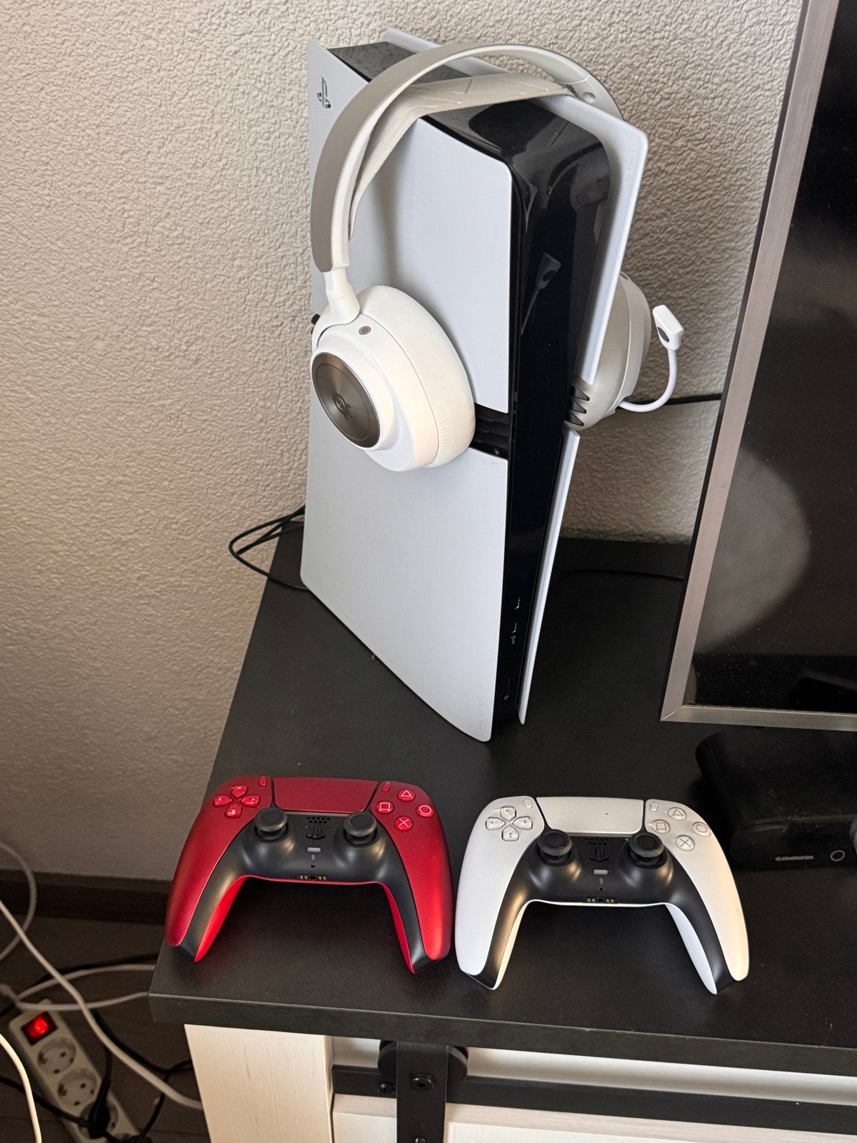 PlayStation 5 pro met 2 controllers en headset, Spelcomputers en Games, Spelcomputers | Sony PlayStation 5, Zo goed als nieuw