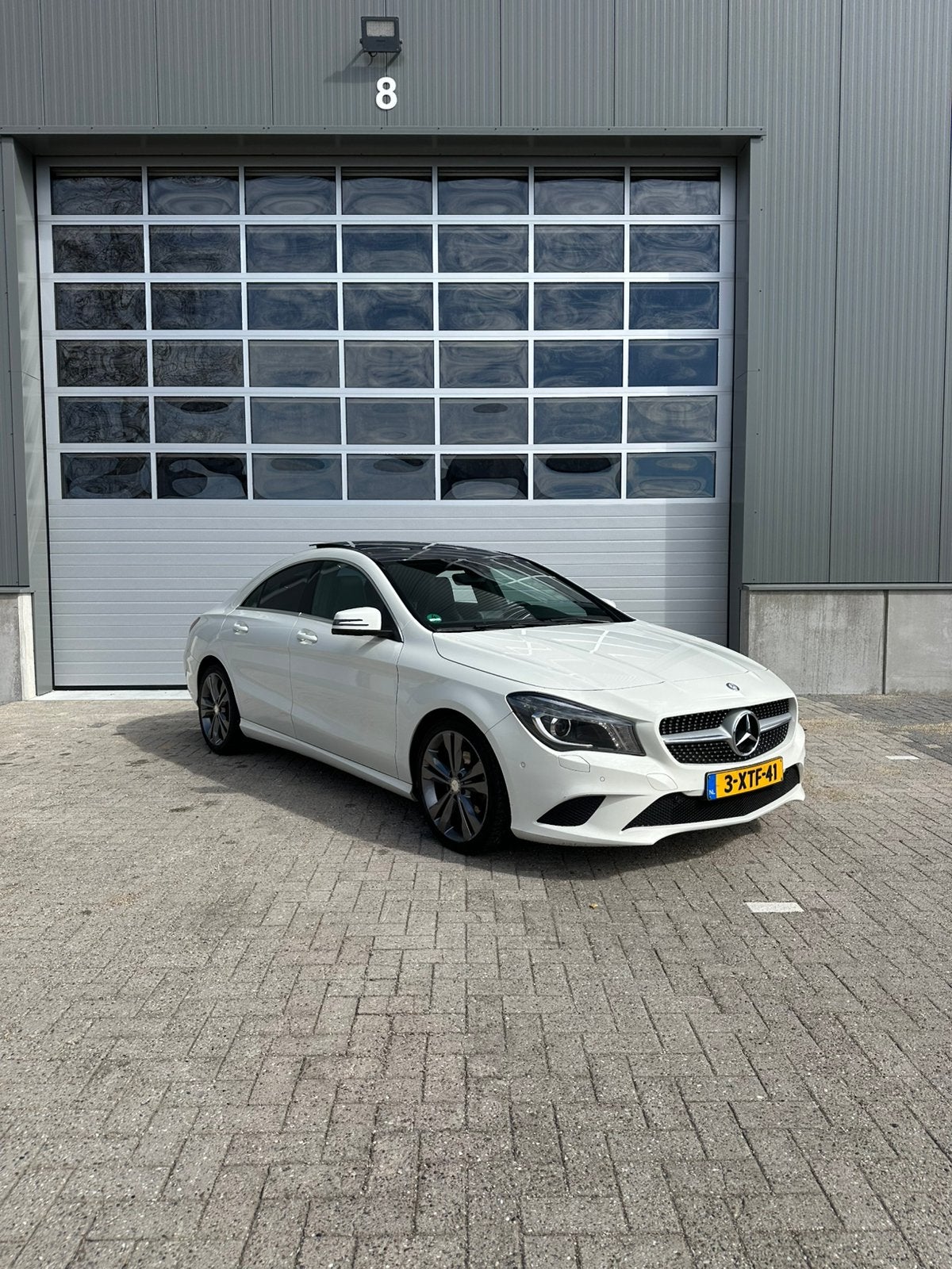 Mercedes-Benz CLA 180 2014 Wit Automaat Panorama Dak, Auto's, Mercedes-Benz, 4 cilinders, 715 kg, 1200 kg, 19 km/l