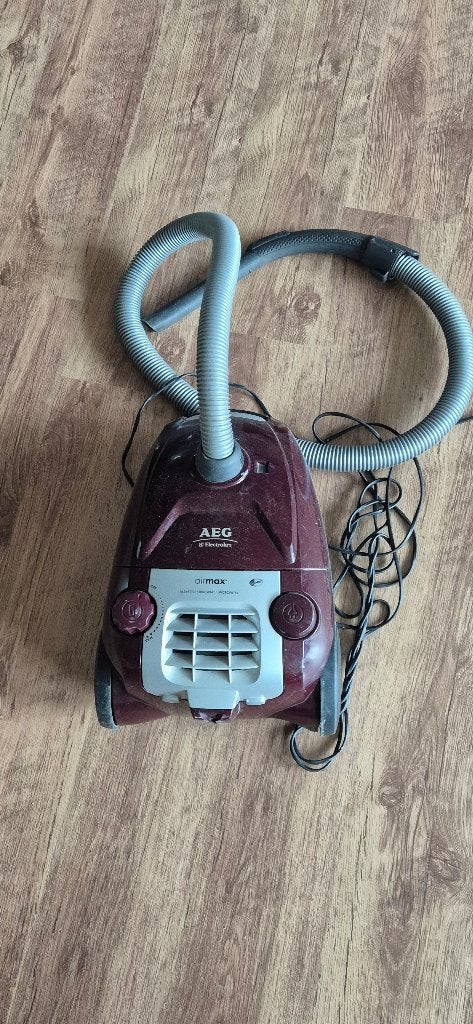 AEG stofzuiger 1800 watt, Ophalen, Gebruikt, Stofzak, 1600 tot 2000 watt