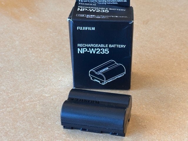 FUJIFILM NP-W235 Lithium-Ion Accu nieuwstaat (BTW artikel), Audio, Tv en Foto, Communication-webmastertilburg_ef@fujifilm.com