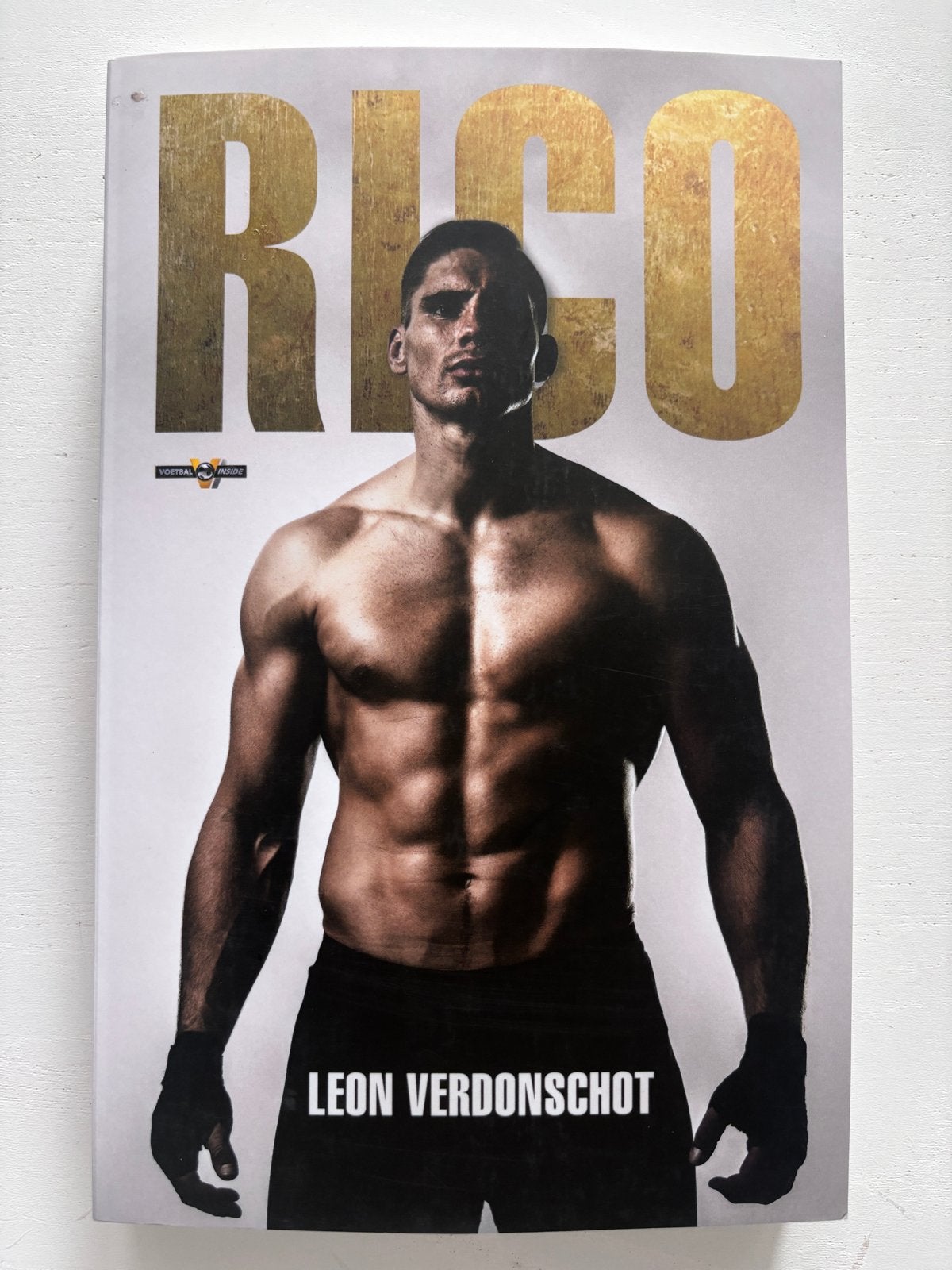 RICO - Het onthullende levensverhaal van de wereldkampioen, Ophalen of Verzenden, Zo goed als nieuw, Sport