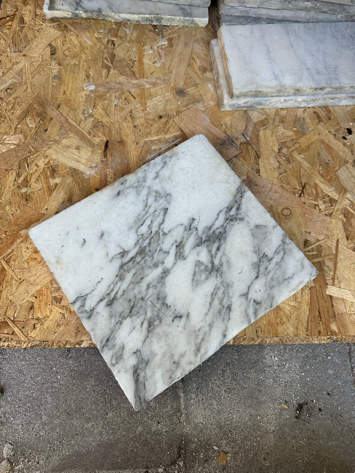 Echt Marmeren vloertegels 25x25 diep 2cm - Italia 14 stuks, Doe-het-zelf en Verbouw, Tegels, Ophalen, Gebruikt, 20 tot 40 cm, Minder dan 5 m²