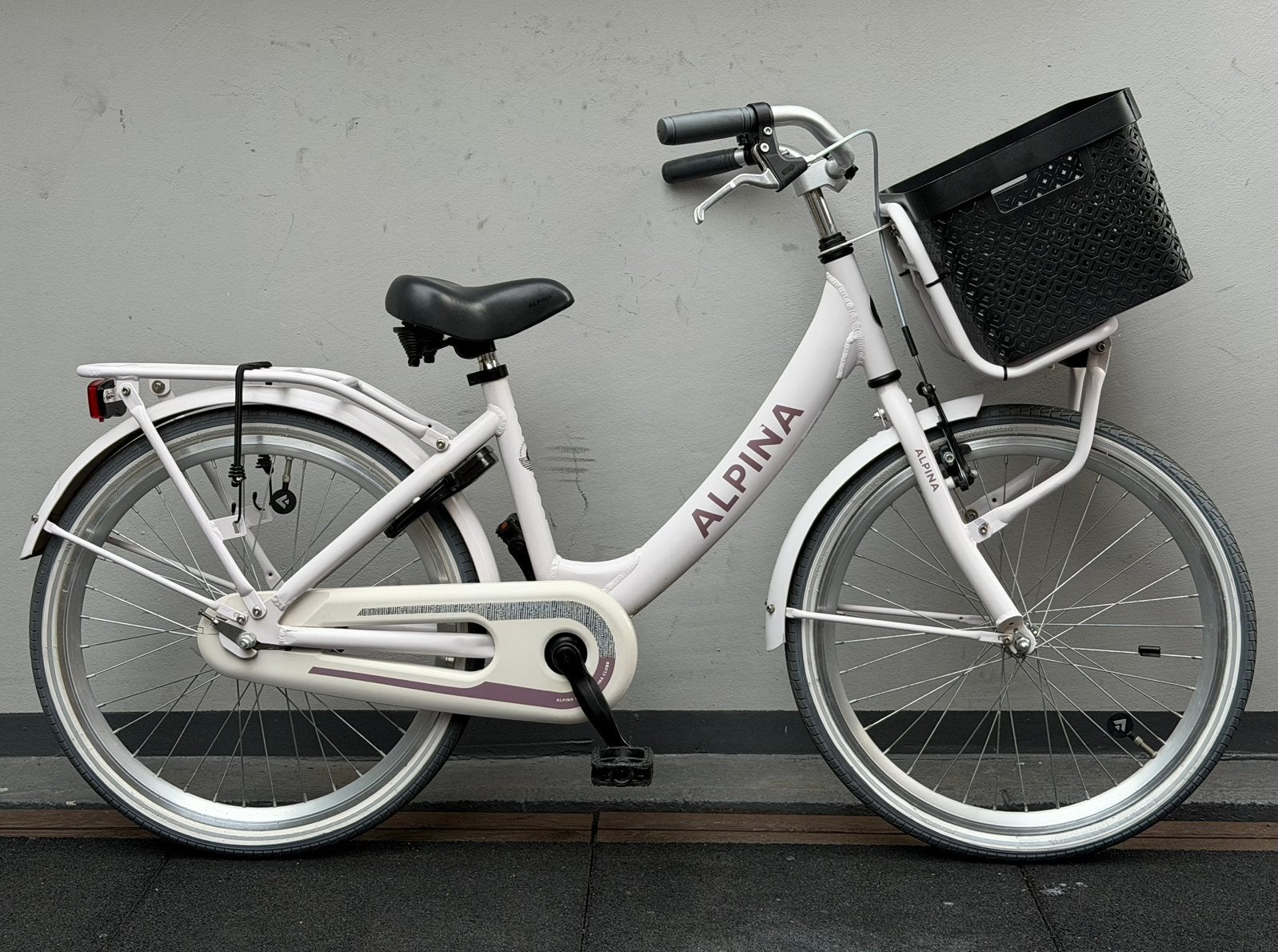 Alpina Clubb, 22 inch, nette en complete meidenfiets z.g.a.n, Ophalen, Terugtraprem, 22 inch, Handrem