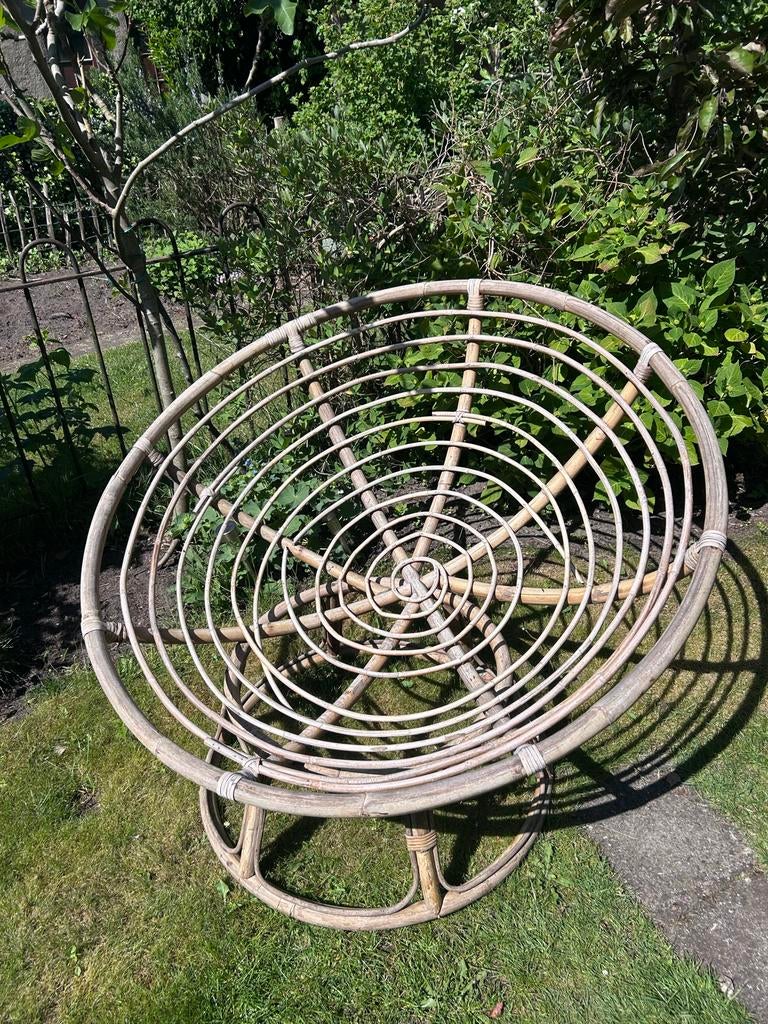 Rotan buitenstoel - Papasan stoel, Huis en Inrichting, Ophalen, Overige kleuren, Riet of Rotan, Zo goed als nieuw