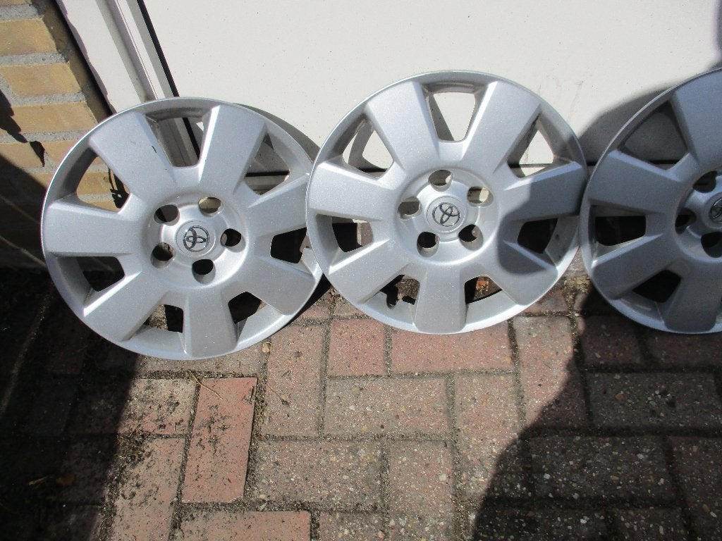 wieldoppen toyota corolla verso 16 inch, Ophalen of Verzenden