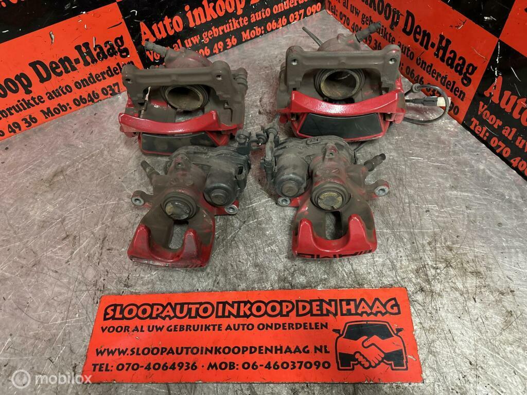 Mercedes A-klasse 2.0 A-250 ('12-18) SET AMG Remklauwen ROOD, Gebruikt, Mercedes-Benz, Ophalen of Verzenden, Mercedes-Benz