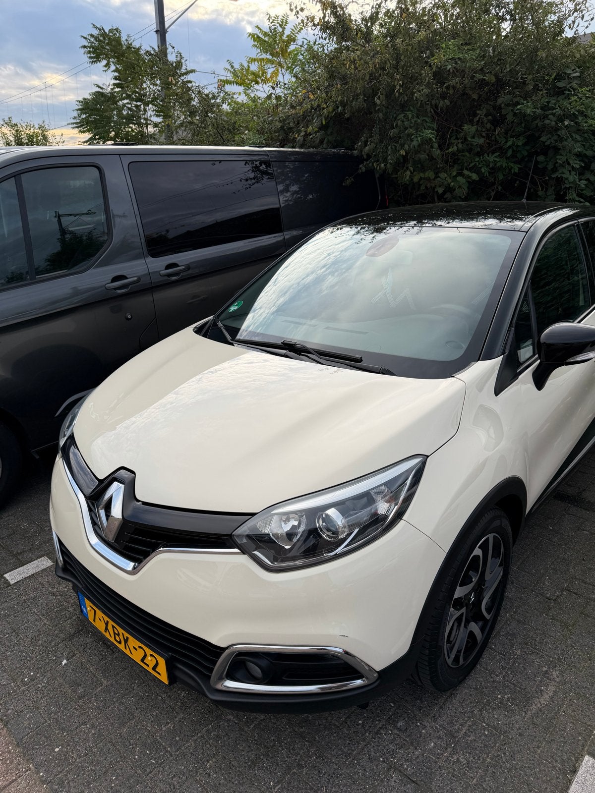 Renault Captur 0.9 TCE 90 2014 Wit, Auto's, Voorwielaandrijving, 898 cc, Origineel Nederlands, 1200 kg