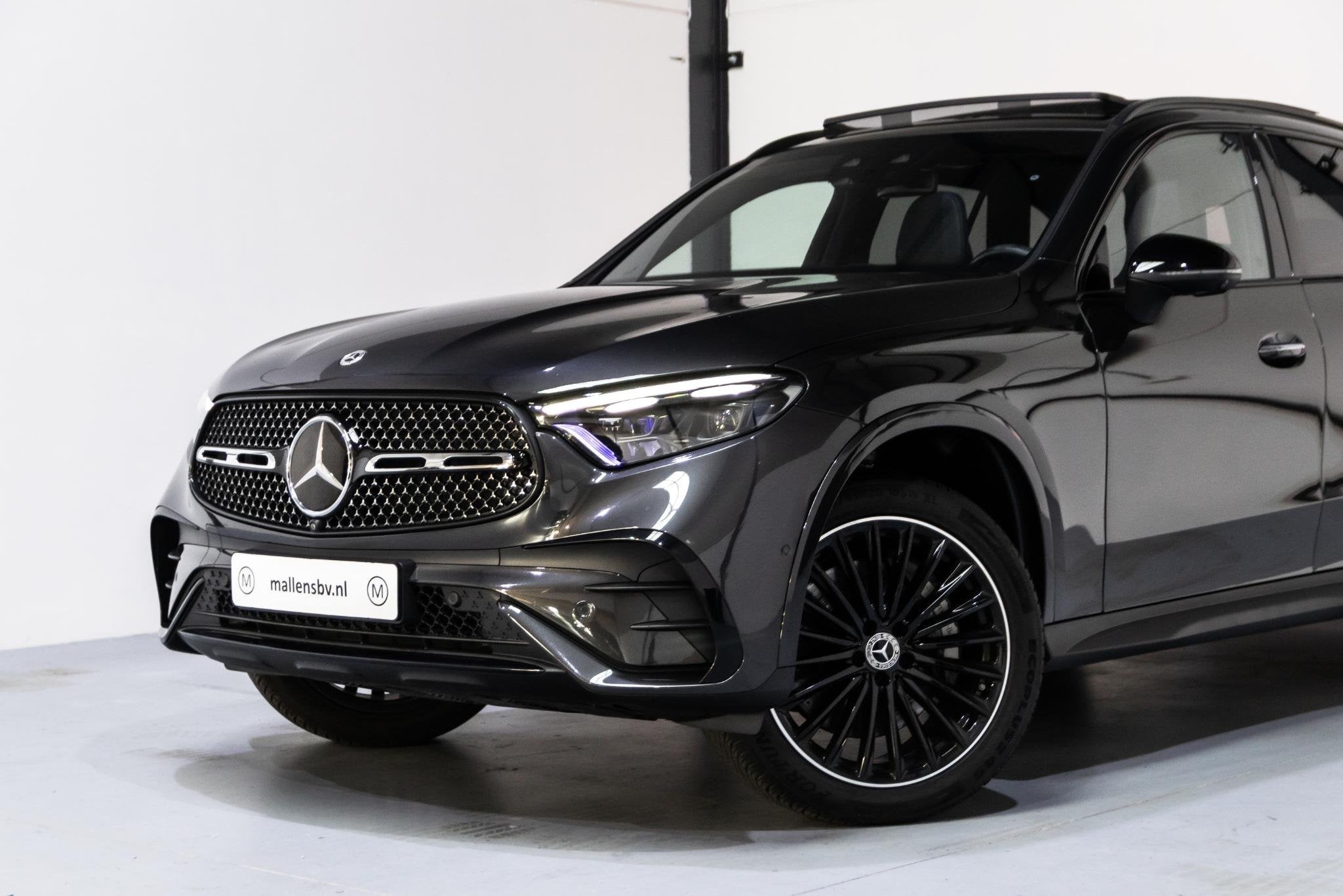 Mercedes-Benz GLC-klasse 300e 4MATIC AMG Line PANO/LEDER/MEM, Auto's, Automaat, Dealer onderhouden, Gebruikt, 4 cilinders
